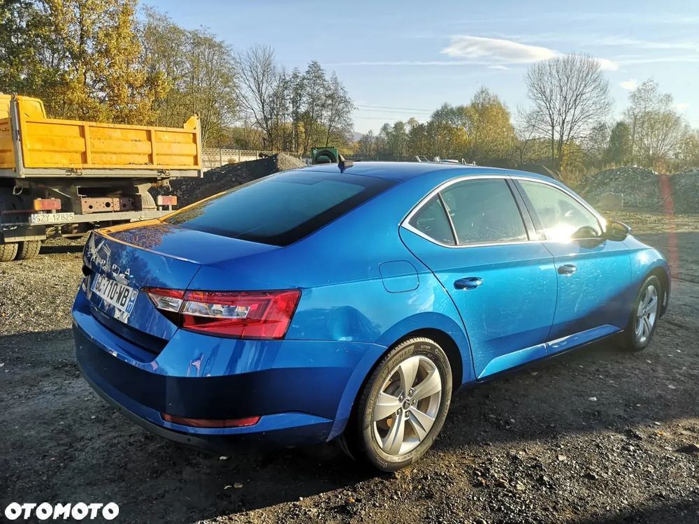 Skoda Superb 2.0 TDI DSG Ambition - 10