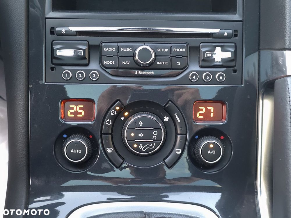 Peugeot 3008 2.0 HDi Allure - 26