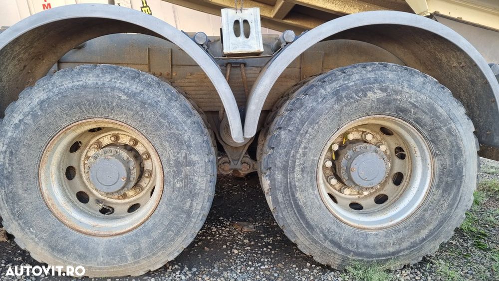 Renault Kerax 450 8x4 - 4