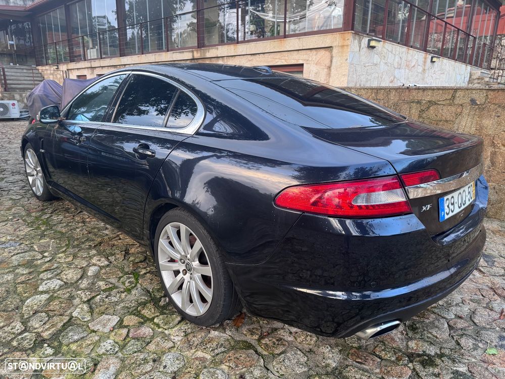 Jaguar XF 2.7 D V6 Premium Luxury - 4