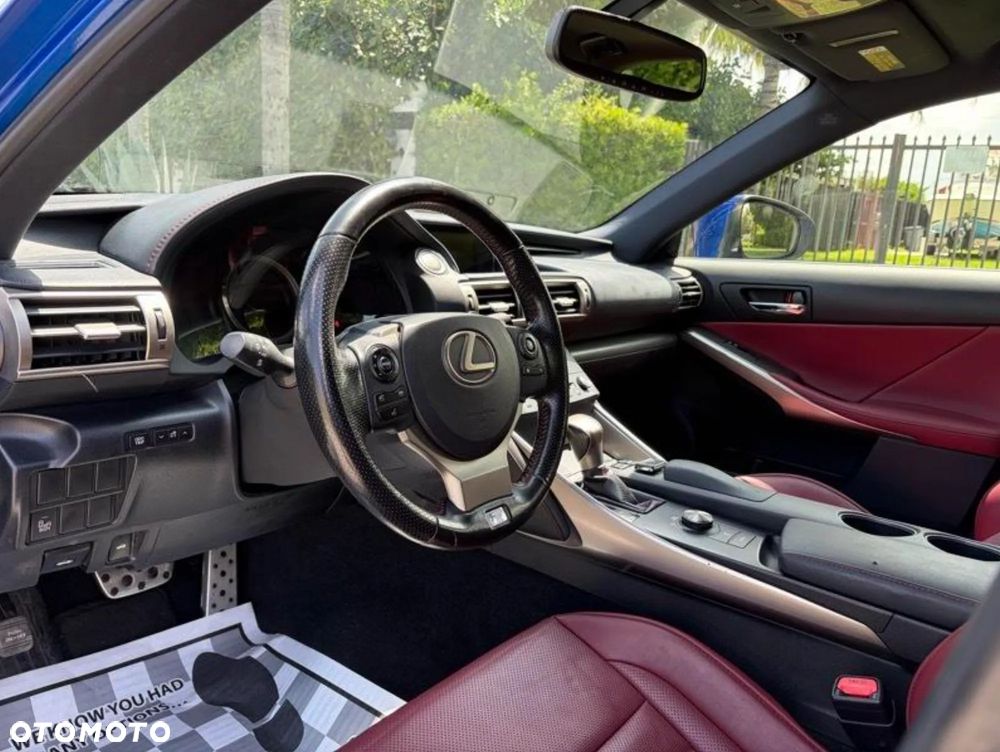 Lexus IS 200t / 300 F Sport - 31