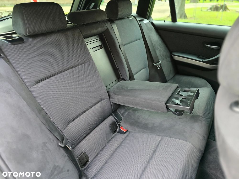 BMW Seria 3 320d Efficient Dynamics Sport Line - 28