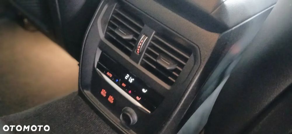 BMW Seria 3 318d Sport Line - 13