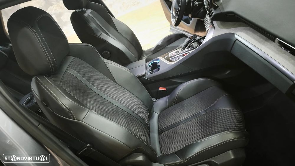 Peugeot 3008 1.6 Hybrid4 GT Line e-EAT8 - 30