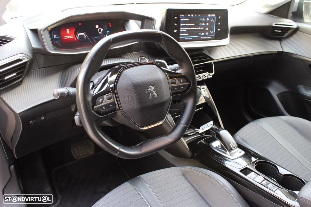 Peugeot 208 1.2 PureTech Allure EAT8 - 8