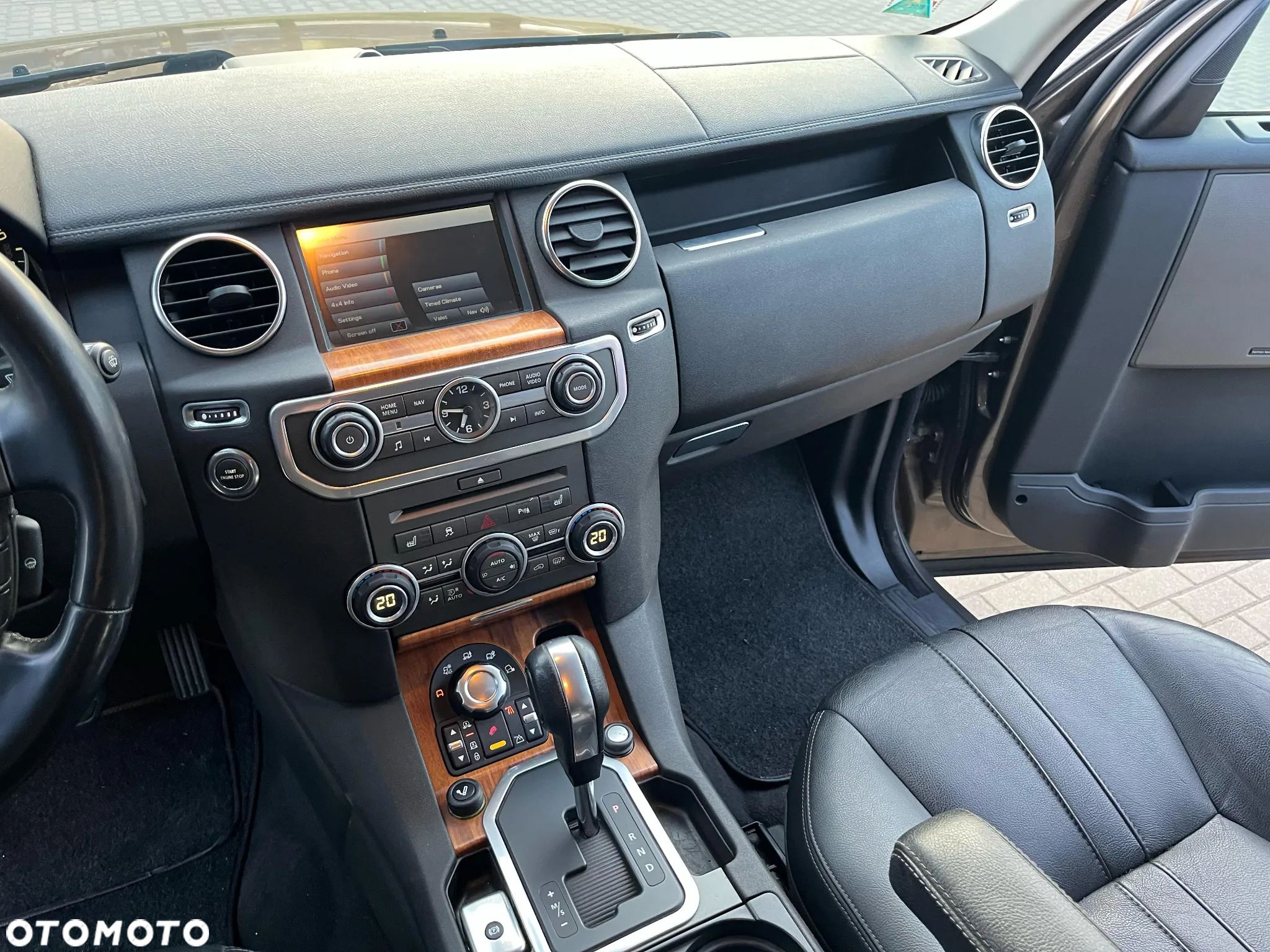Land Rover Discovery IV 3.0D V6 HSE - 14