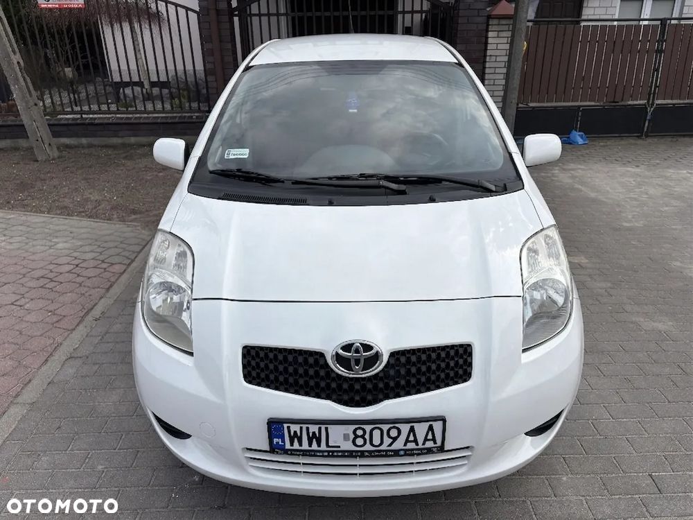 Toyota Yaris - 1