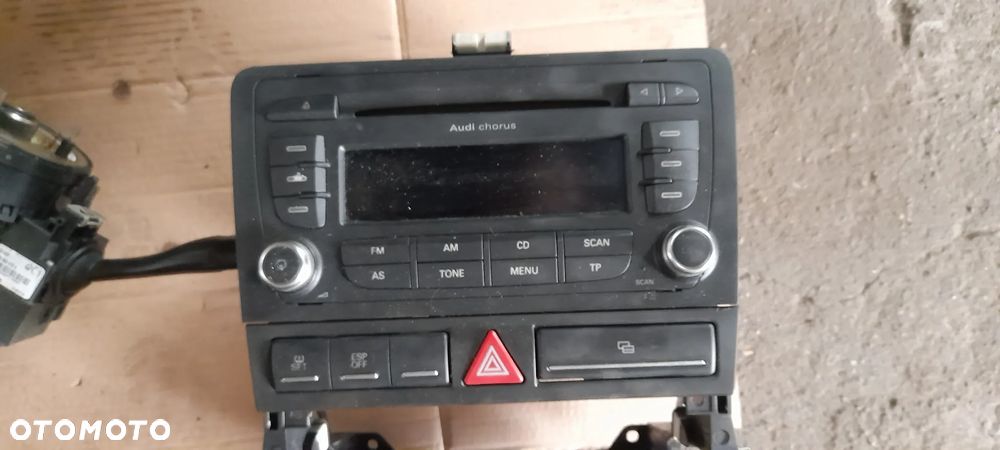 zderzak tylny  AUDI A3 8L - 11