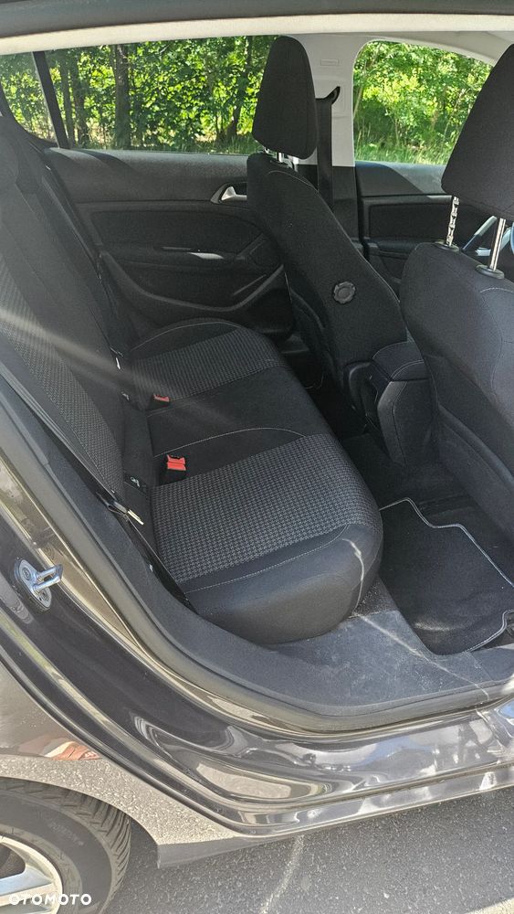 Peugeot 308 1.2 PureTech GPF Allure S&S - 5