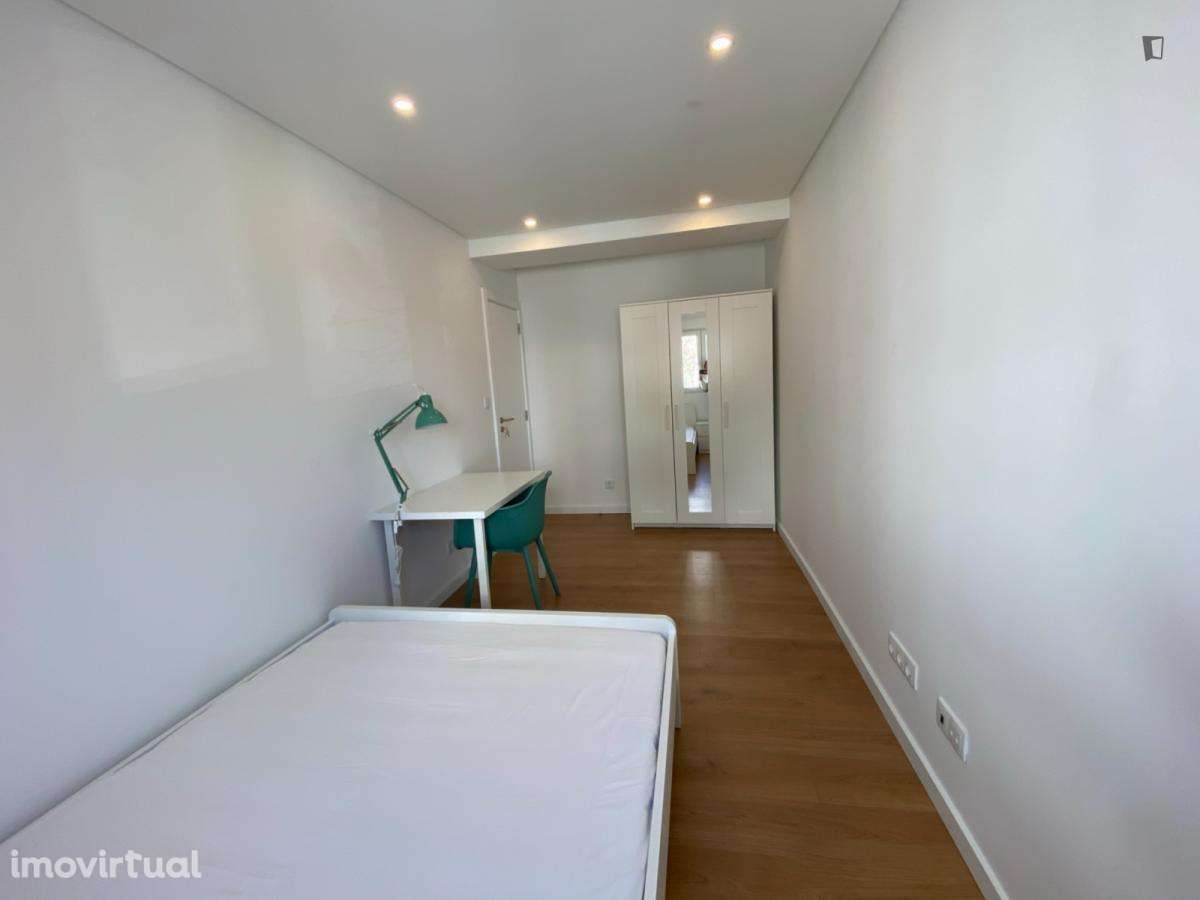 Quarto - localizado em Oeiras Lisbon - Grande imagem: 2/10