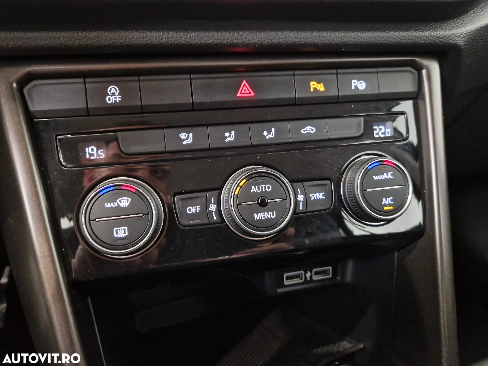 Volkswagen T-ROC 1.0 TSI Design - 24