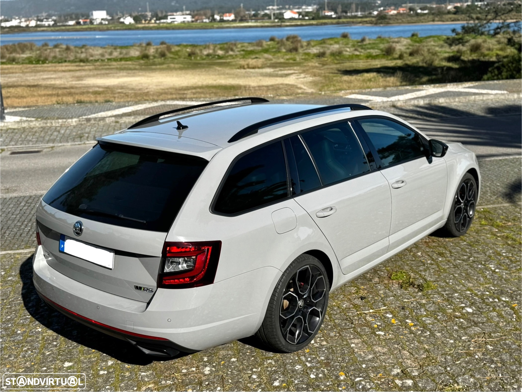 Skoda Octavia Break 2.0 TDI DSG 4x4 RS First Edition - 11