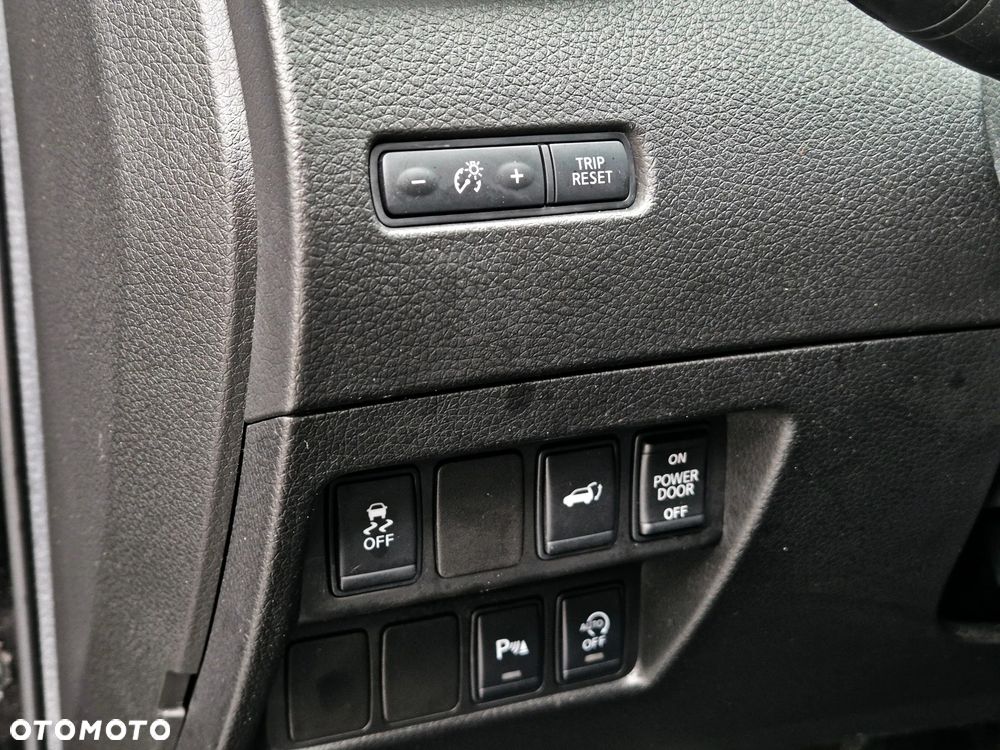 Nissan X-Trail 1.6 DCi Tekna 4WD - 28
