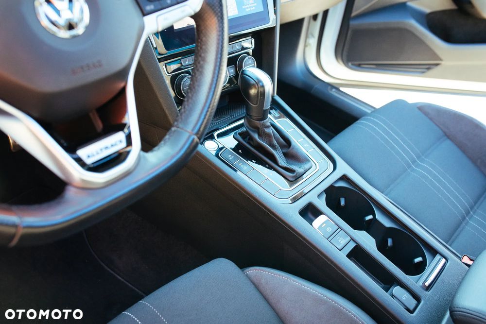 Volkswagen Passat Alltrack 2.0 TDI SCR 4Mot DSG7 - 12