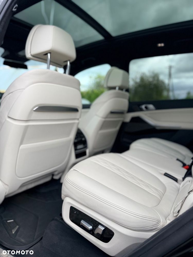 BMW X7 - 36