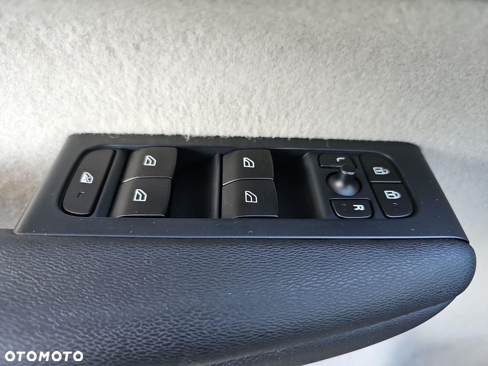 Volvo XC 40 - 18