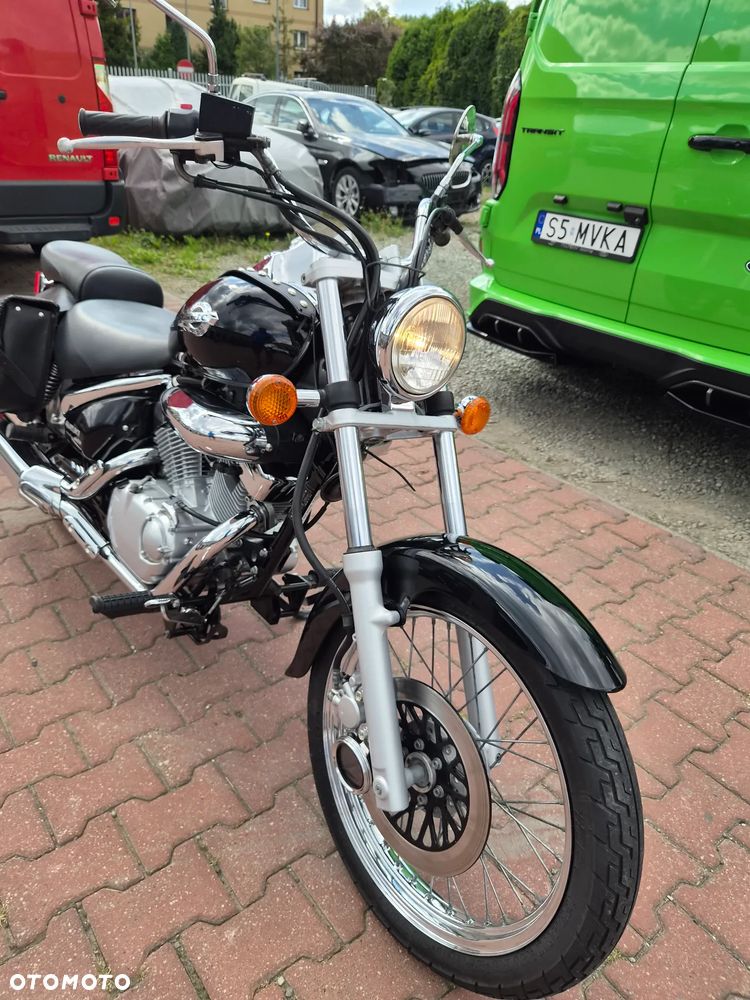 Suzuki Intruder - 13