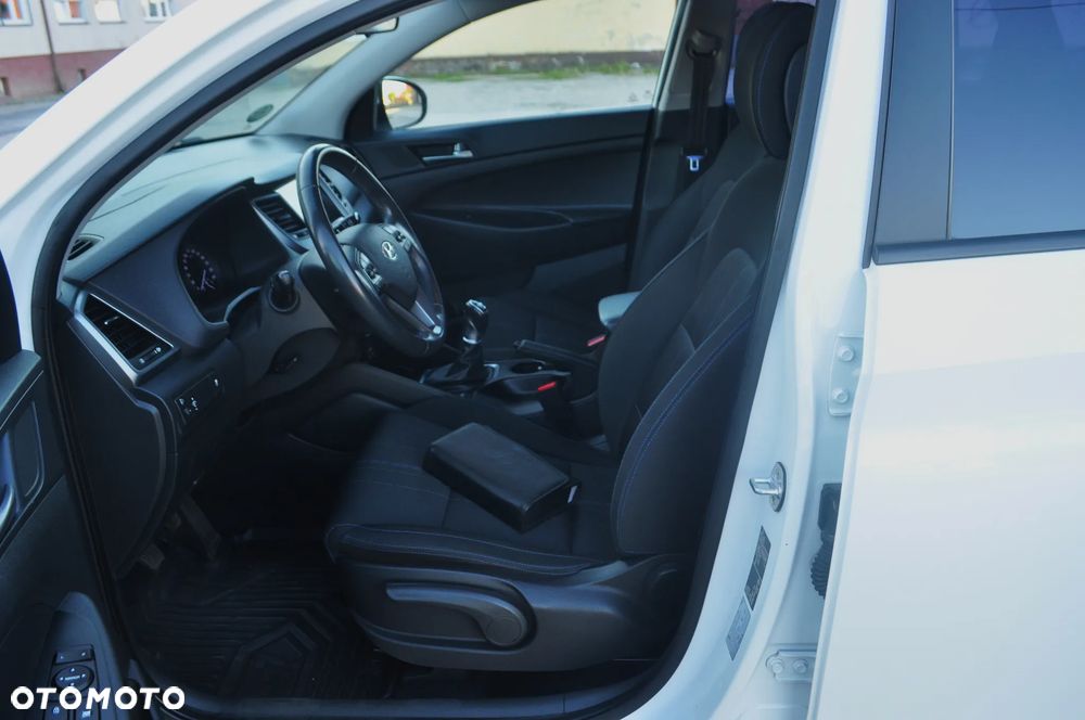 Hyundai Tucson blue 1.6 GDi 2WD Navi - 24