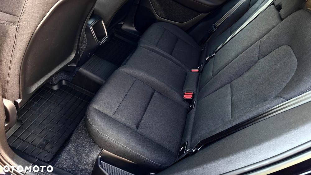 Volvo XC 40 T3 Momentum Pro - 31