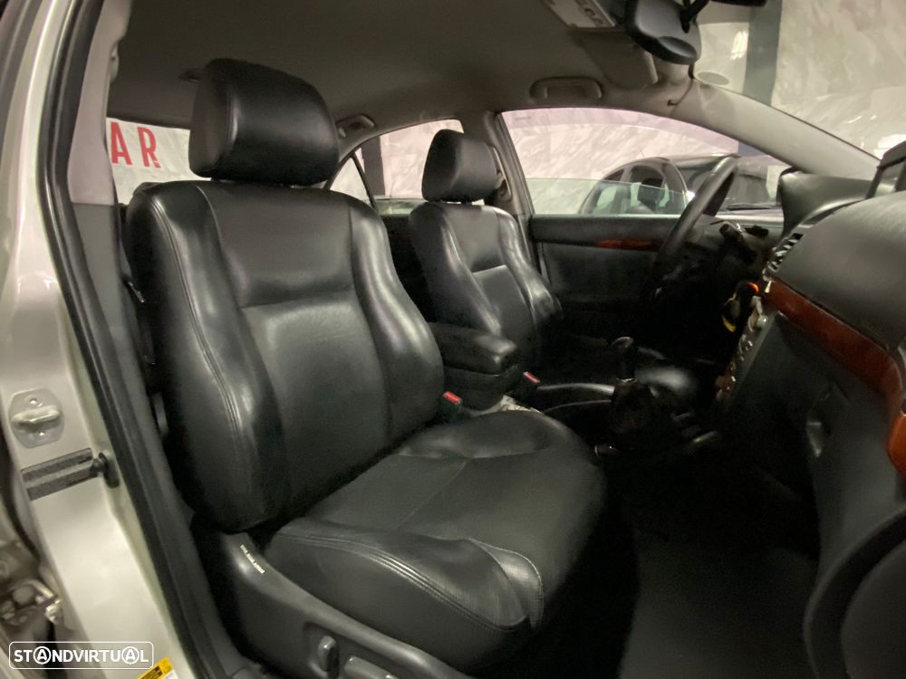 Toyota Avensis LB 2.0 D-4D Sol S/GPS - 14