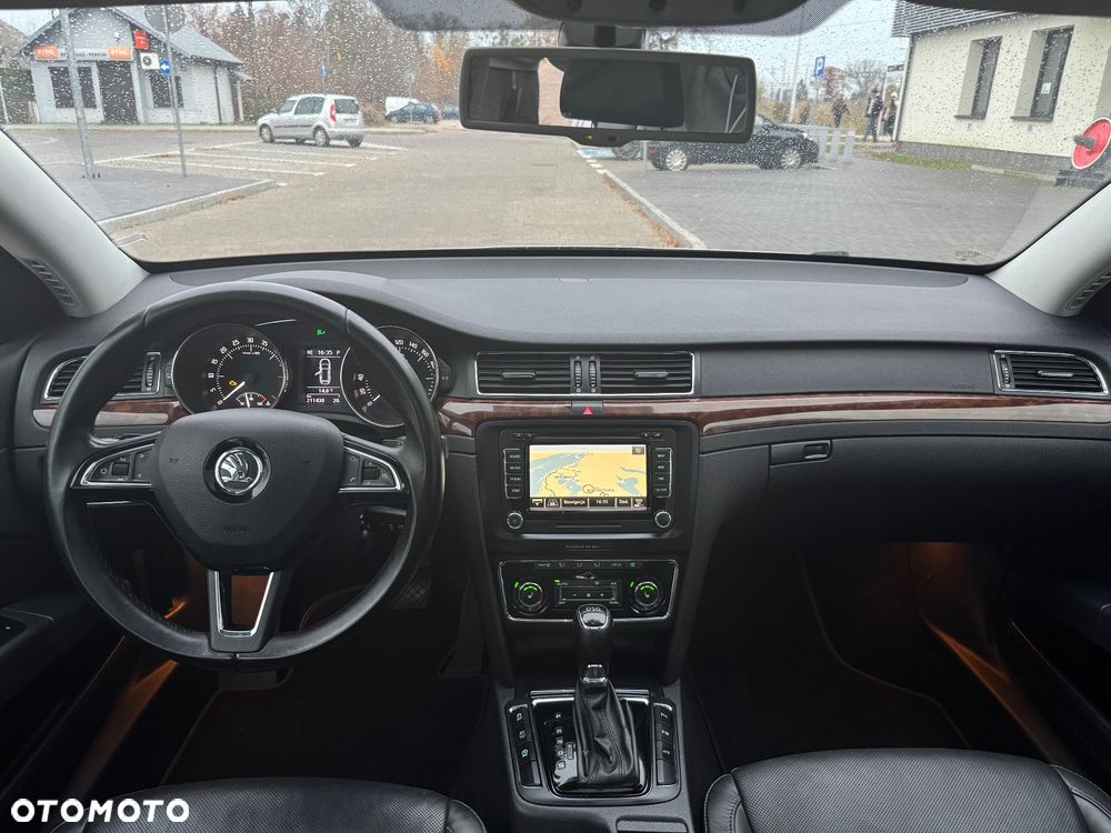 Skoda Superb 2.0 TDI Elegance DSG - 21