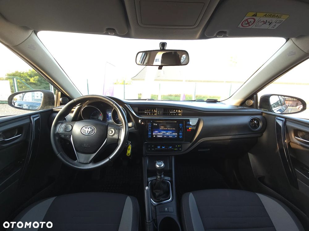 Toyota Auris 2015