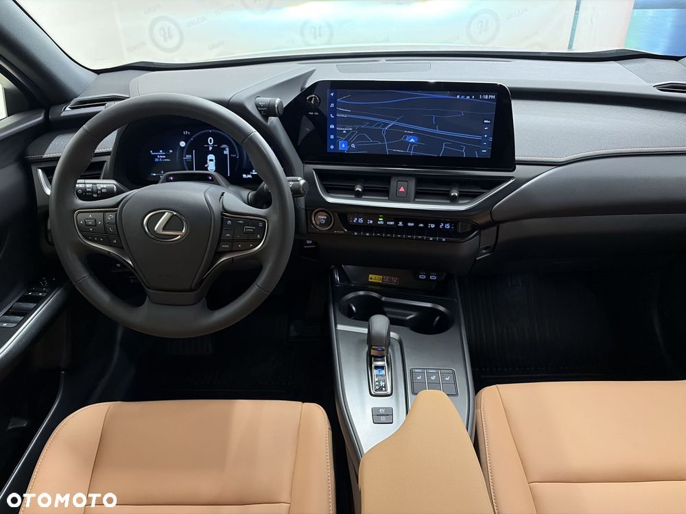 Lexus UX - 3