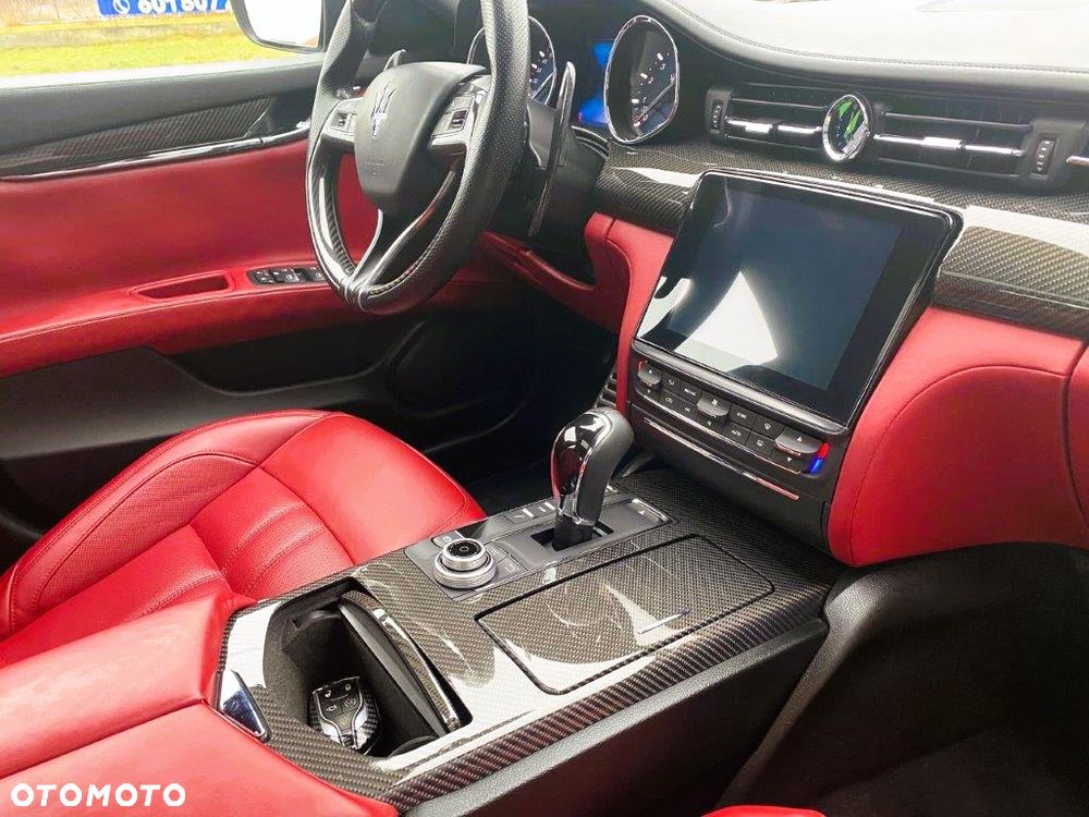 Maserati Quattroporte - 3