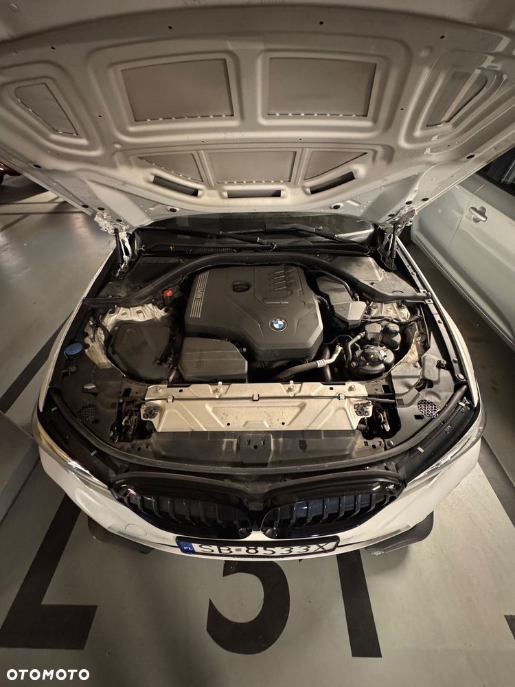 BMW Seria 3 330i - 30