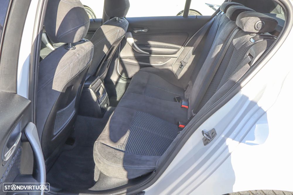 BMW 116 d Pack M - 12