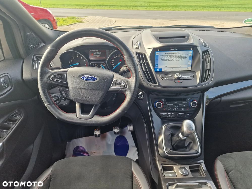 Ford Kuga 1.5 EcoBoost 2x4 ST-Line - 16