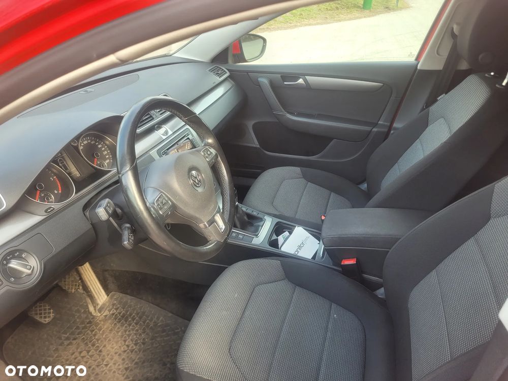 Volkswagen Passat - 10