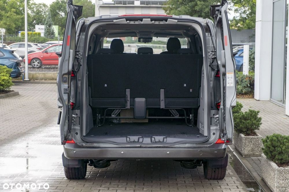 Volkswagen Caravelle - 10