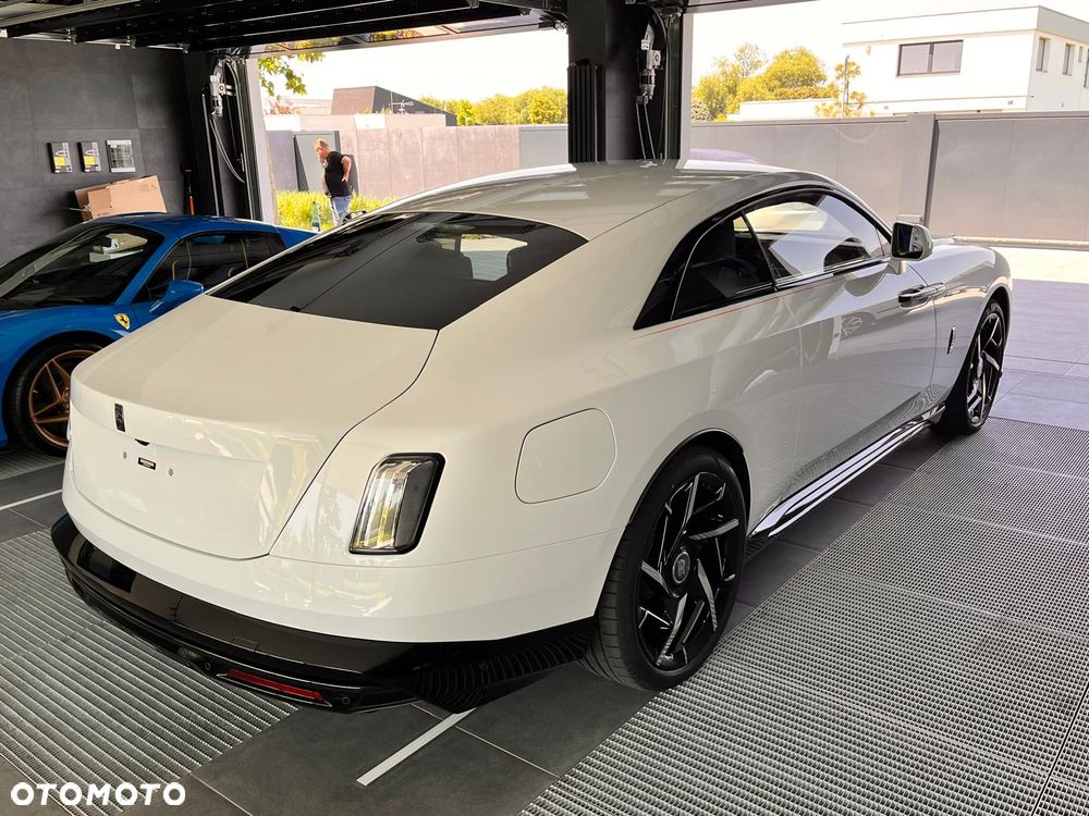 Rolls-Royce Spectre - 5