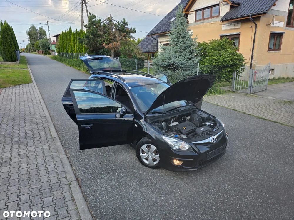 Hyundai i30 1.4 Base + World Cup - 1