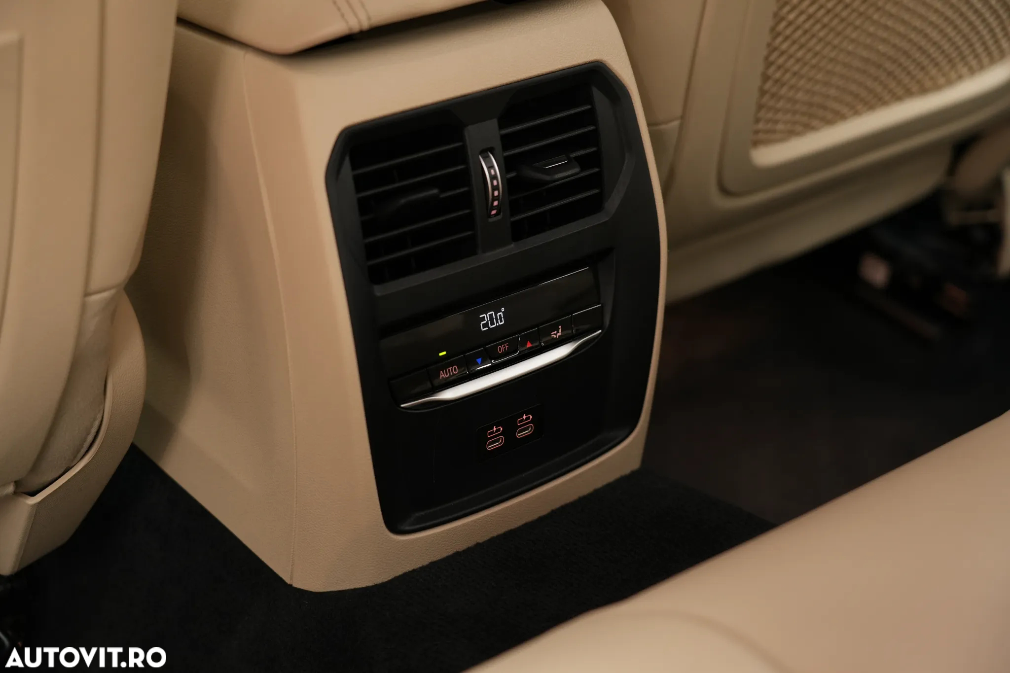 BMW Seria 3 330e Aut. M Sport - 34