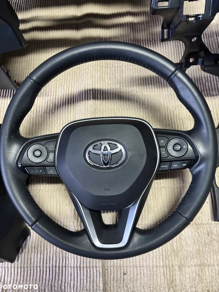 Deska rozdzielcza konsola poduszki powietrzne Toyota Corolla E21 Lift 2023 - 2