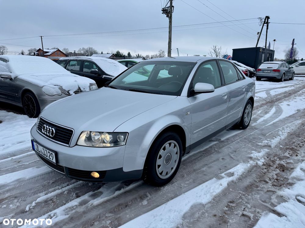 Audi A4 Limousine - 4