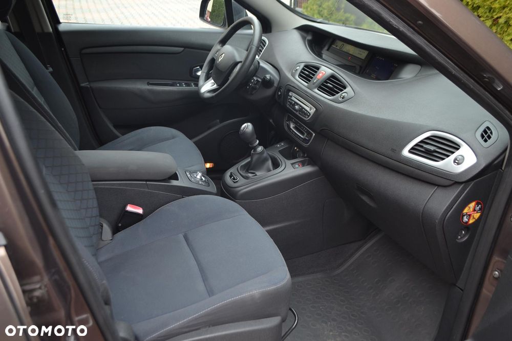 Renault Scenic 1.5 dCi Privilege - 21