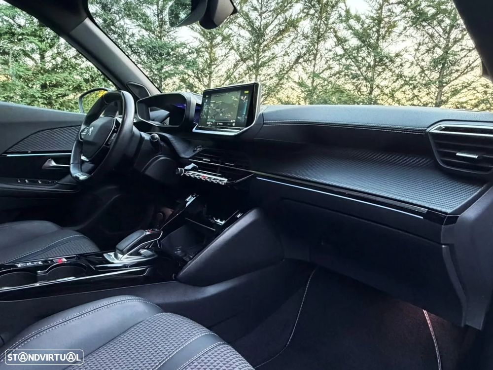Peugeot e-2008 GT Pack - 12