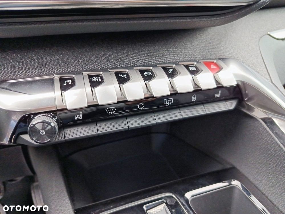 Peugeot 3008 1.2 PureTech Allure Pack S&S EAT8 - 17