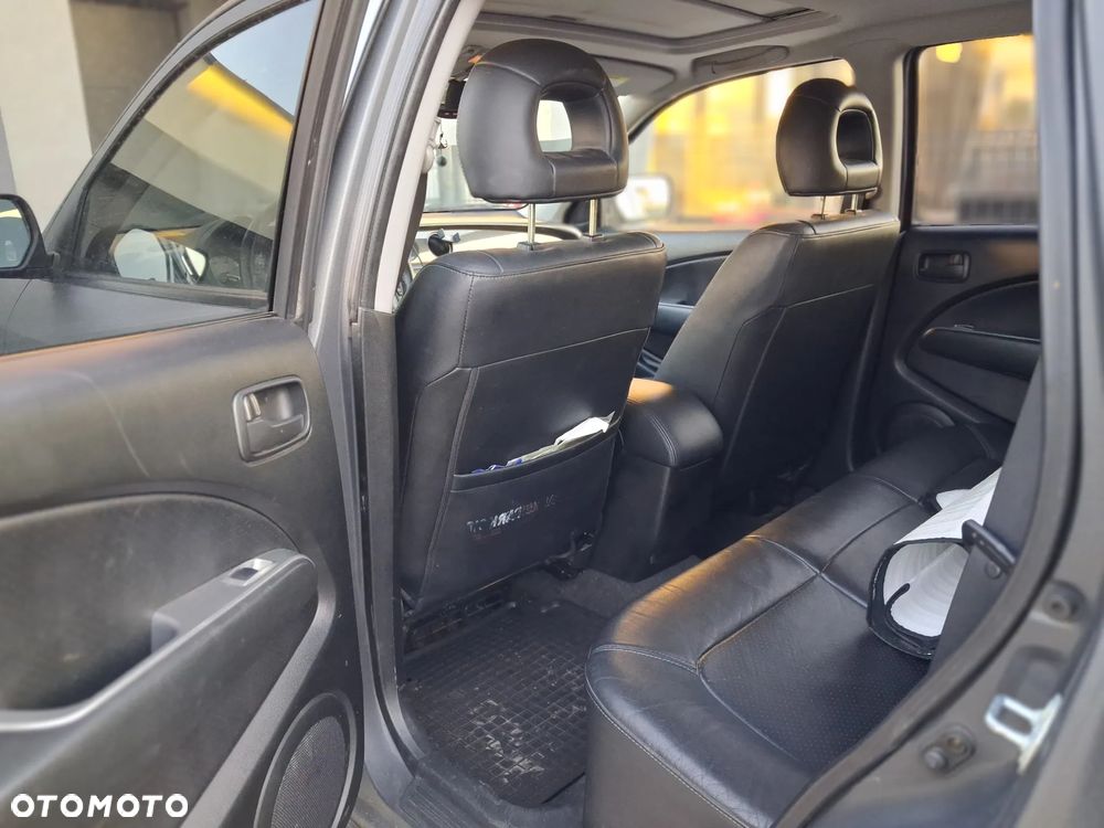 Mitsubishi Outlander - 35