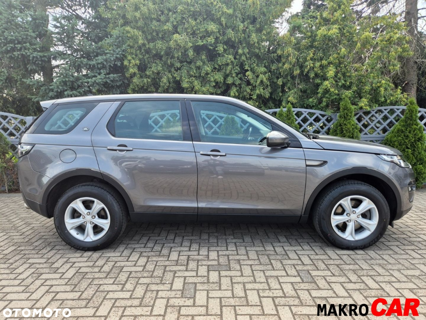 Land Rover Discovery Sport - 23