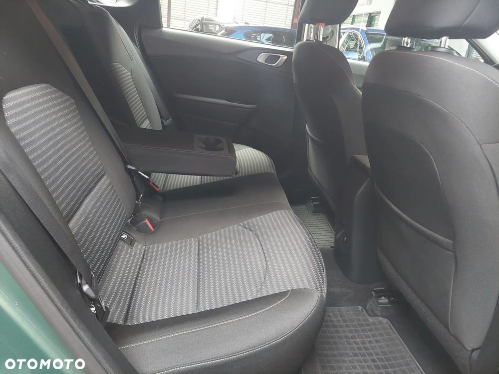 Kia Ceed 1.5 T-GDI M - 22