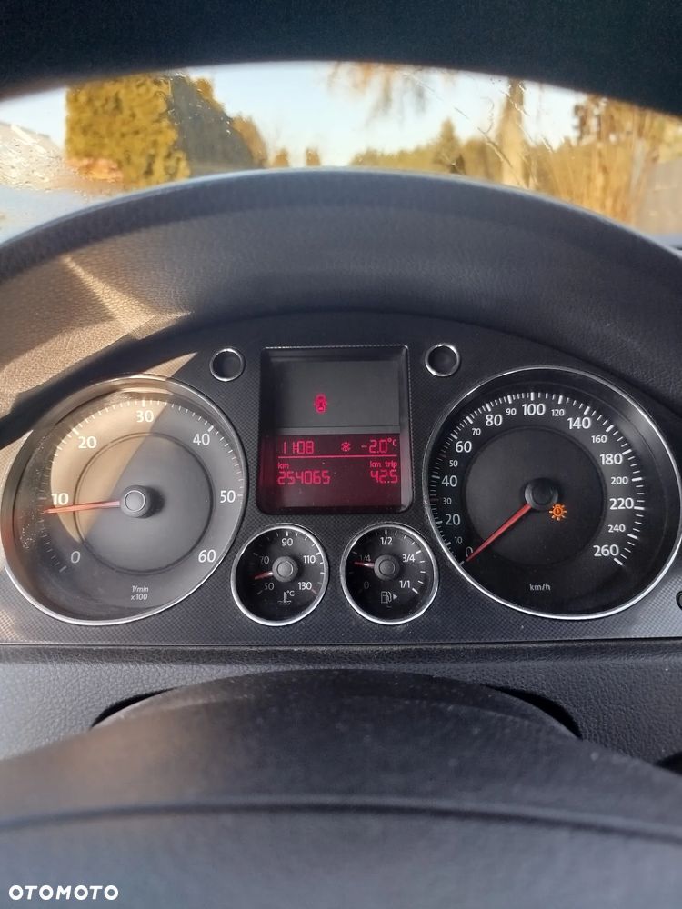 Volkswagen Passat 2.0 TDI Comfortline - 7