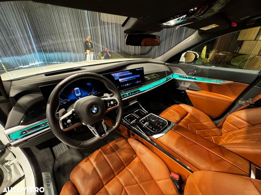 BMW Seria 7 740d xDrive MHEV - 27