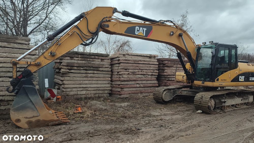 Caterpillar 323D - 1