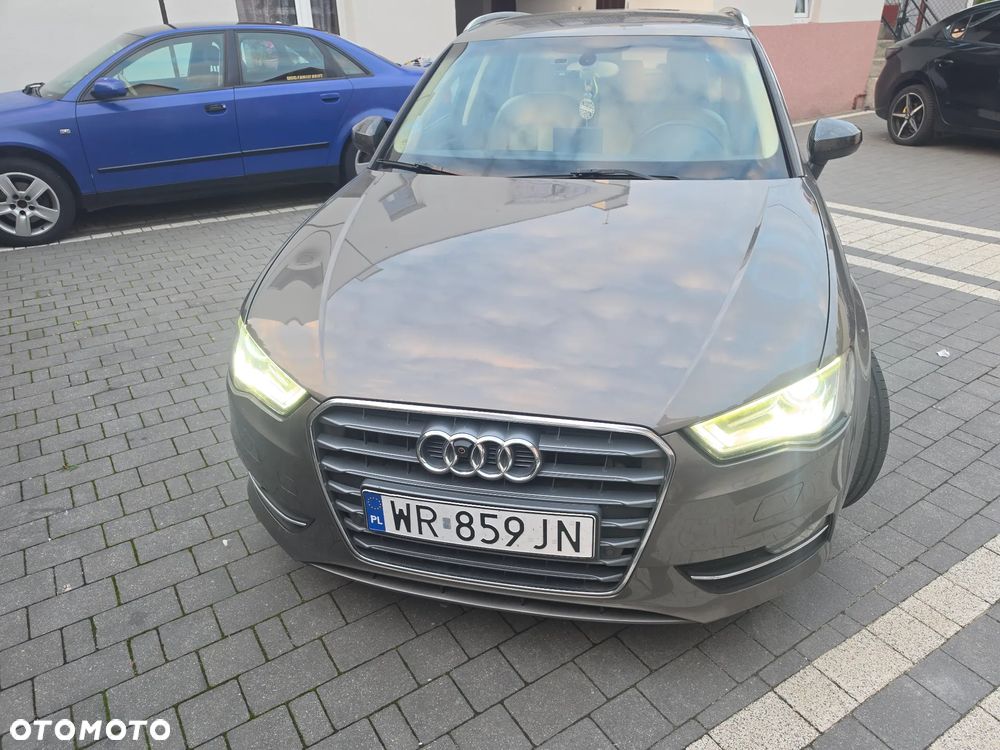 Audi A3 Sportback - 1