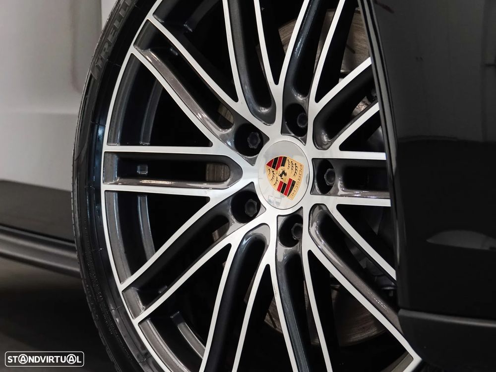 Porsche Panamera 4 E-Hybrid - 13