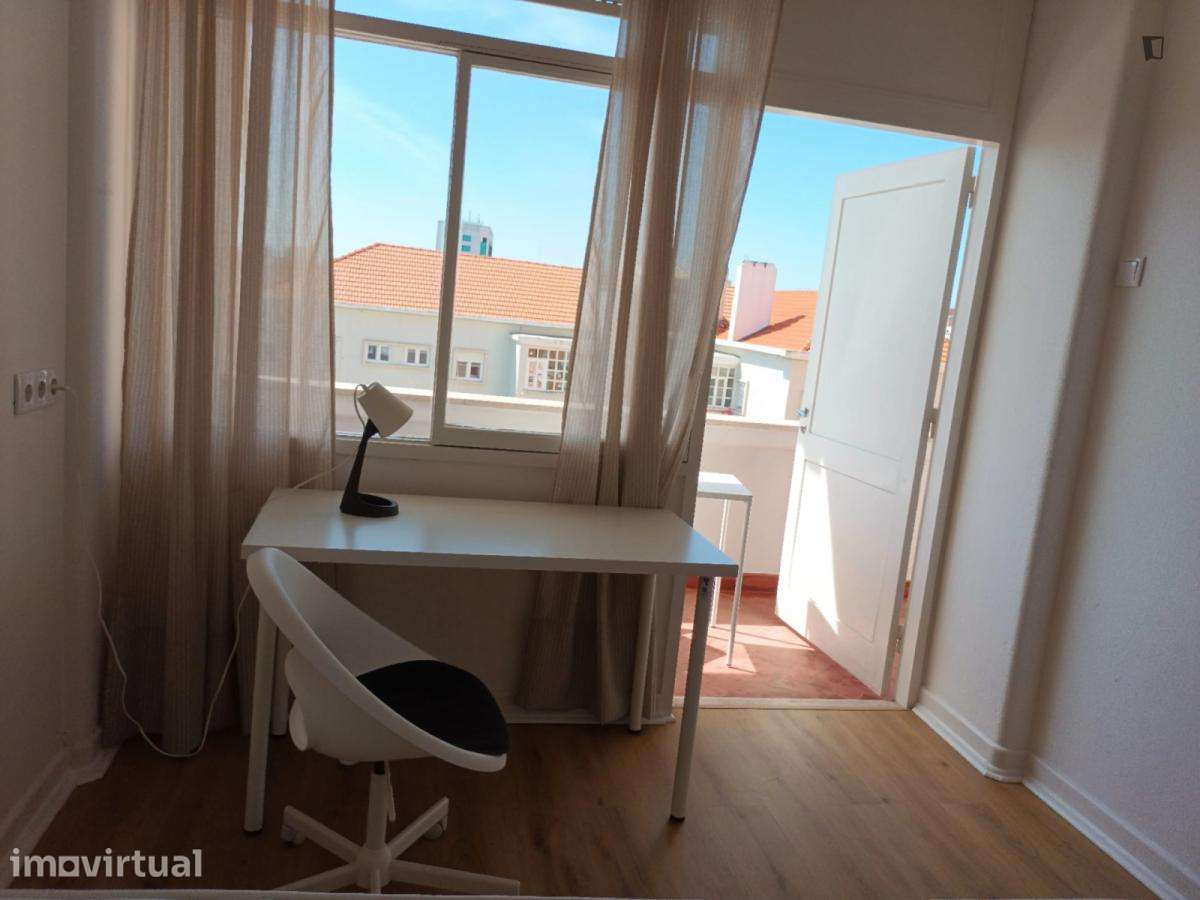 Quarto - localizado em Entrecampos Lisbon - Grande imagem: 2/8